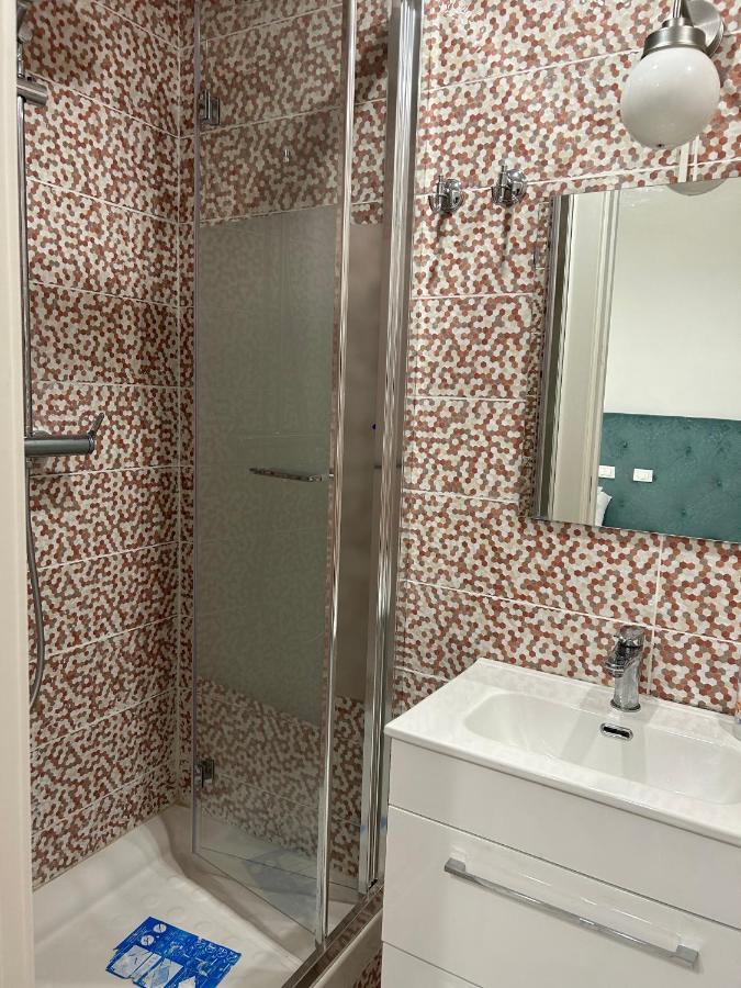 Guesthouse Dahlia Rossa Rome Exterior photo