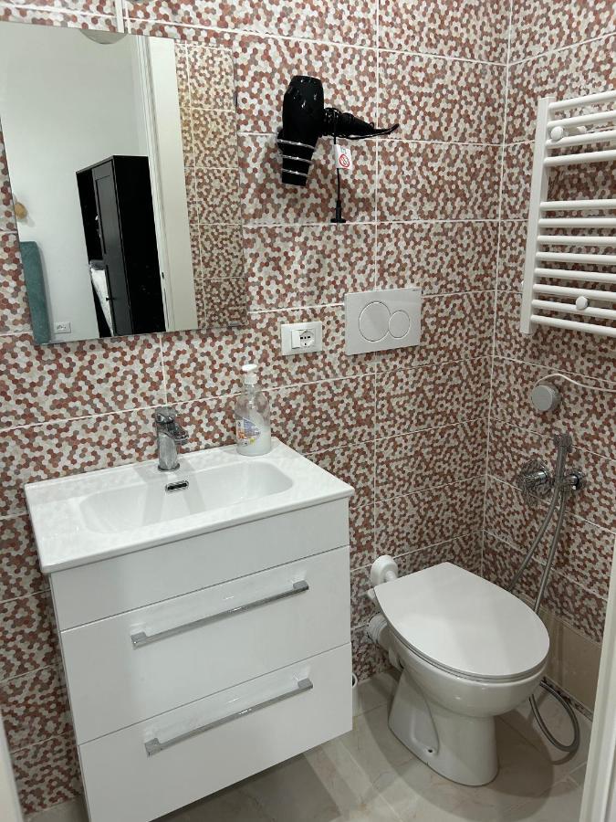 Guesthouse Dahlia Rossa Rome Exterior photo