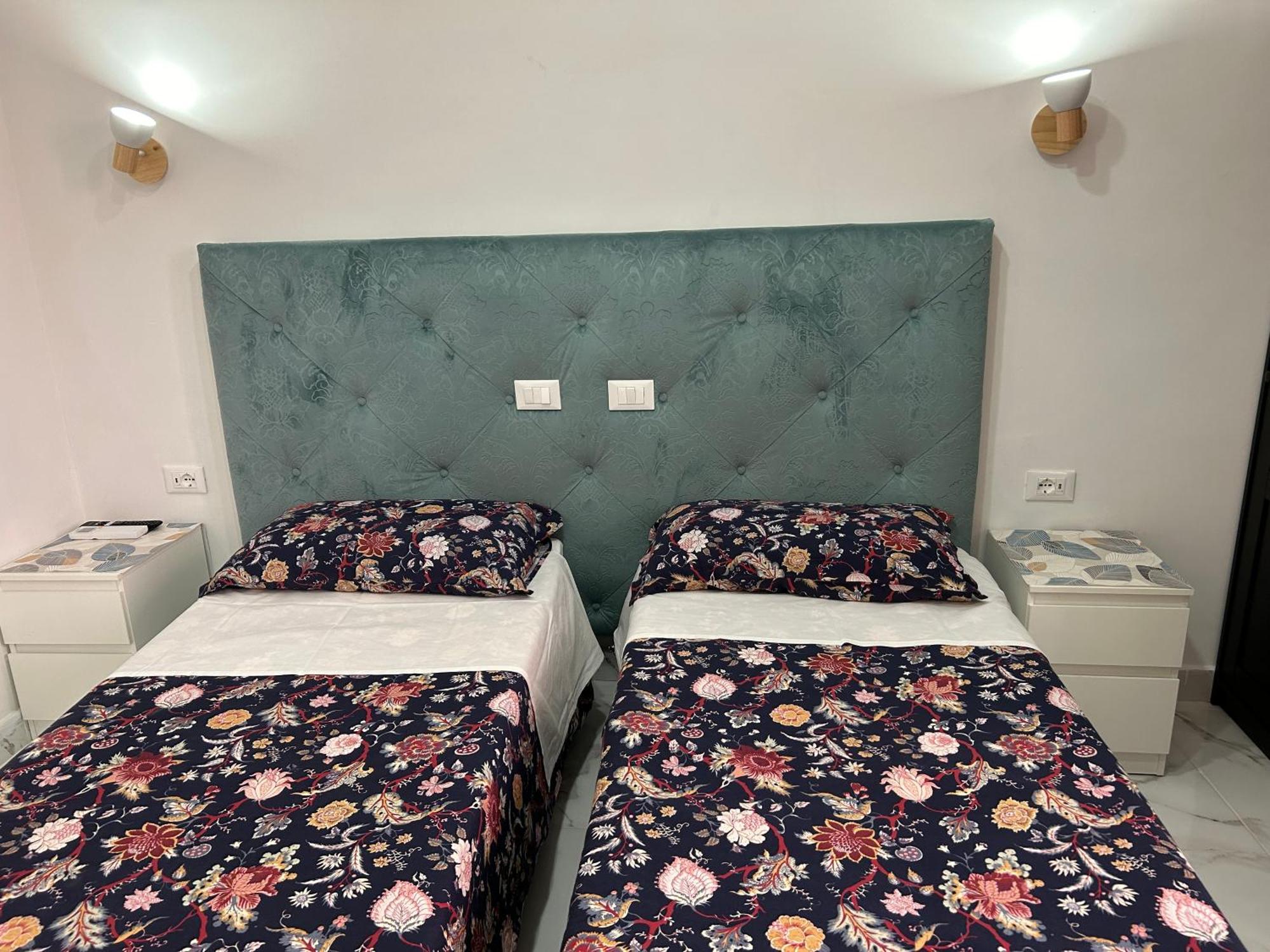 Guesthouse Dahlia Rossa Rome Exterior photo